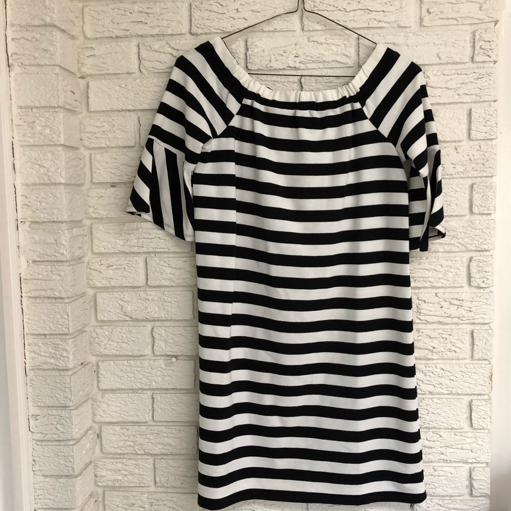 NWT Ellen Tracy Bell Sleeve Dress